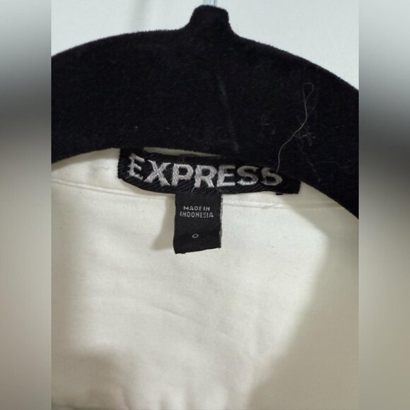 Express White Collared Long - Picture 3 of 3